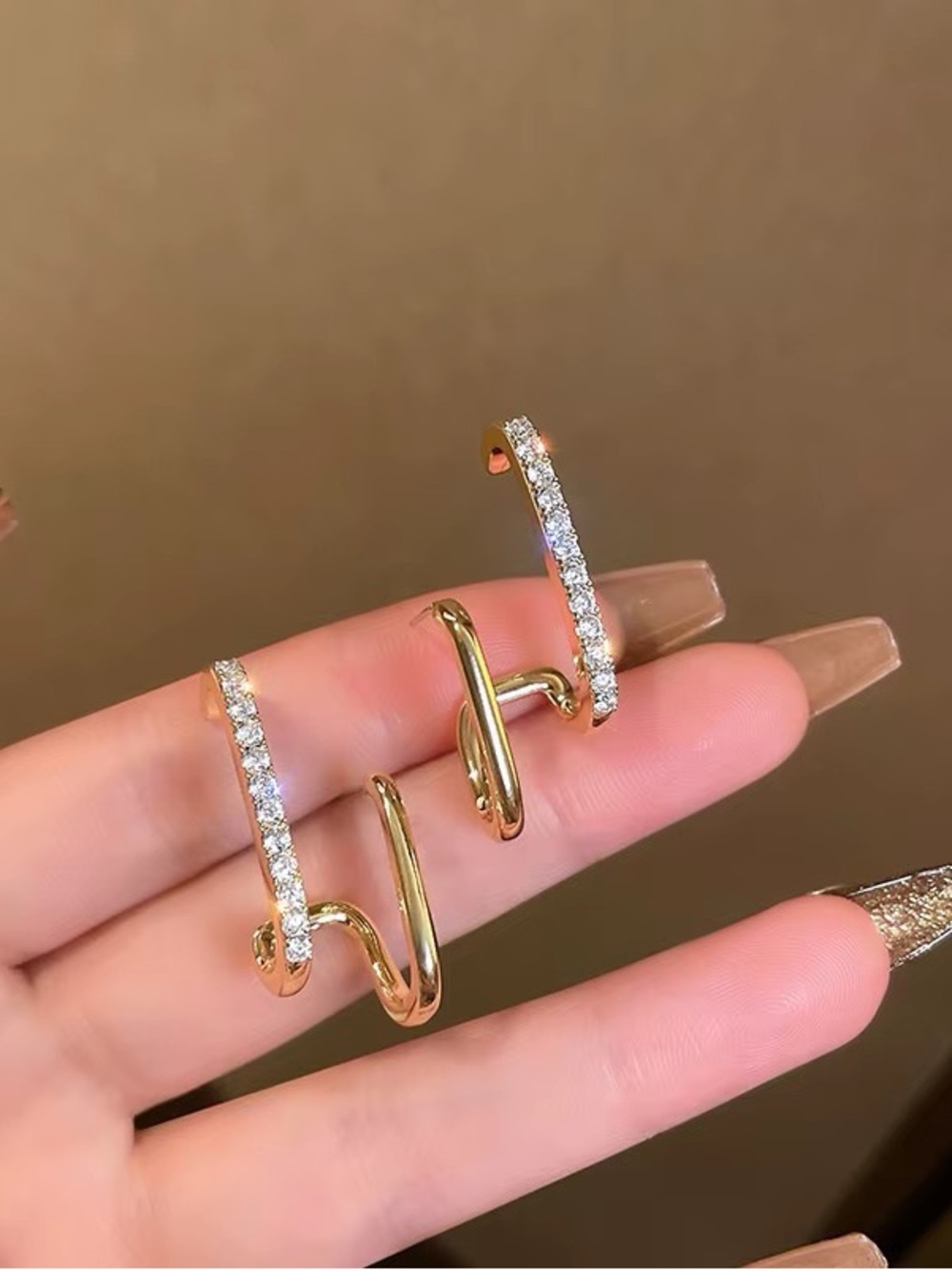 ** High-Quality Minimalist Gold-Plated Crystal Hoop Earrings – Elegant
